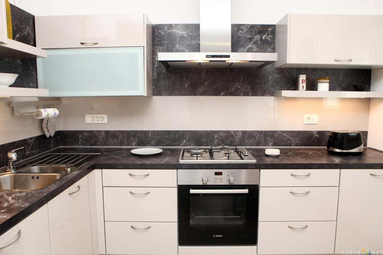 Classy Apartment With Garden View Laura ปอร์โตรอซ ภายนอก รูปภาพ