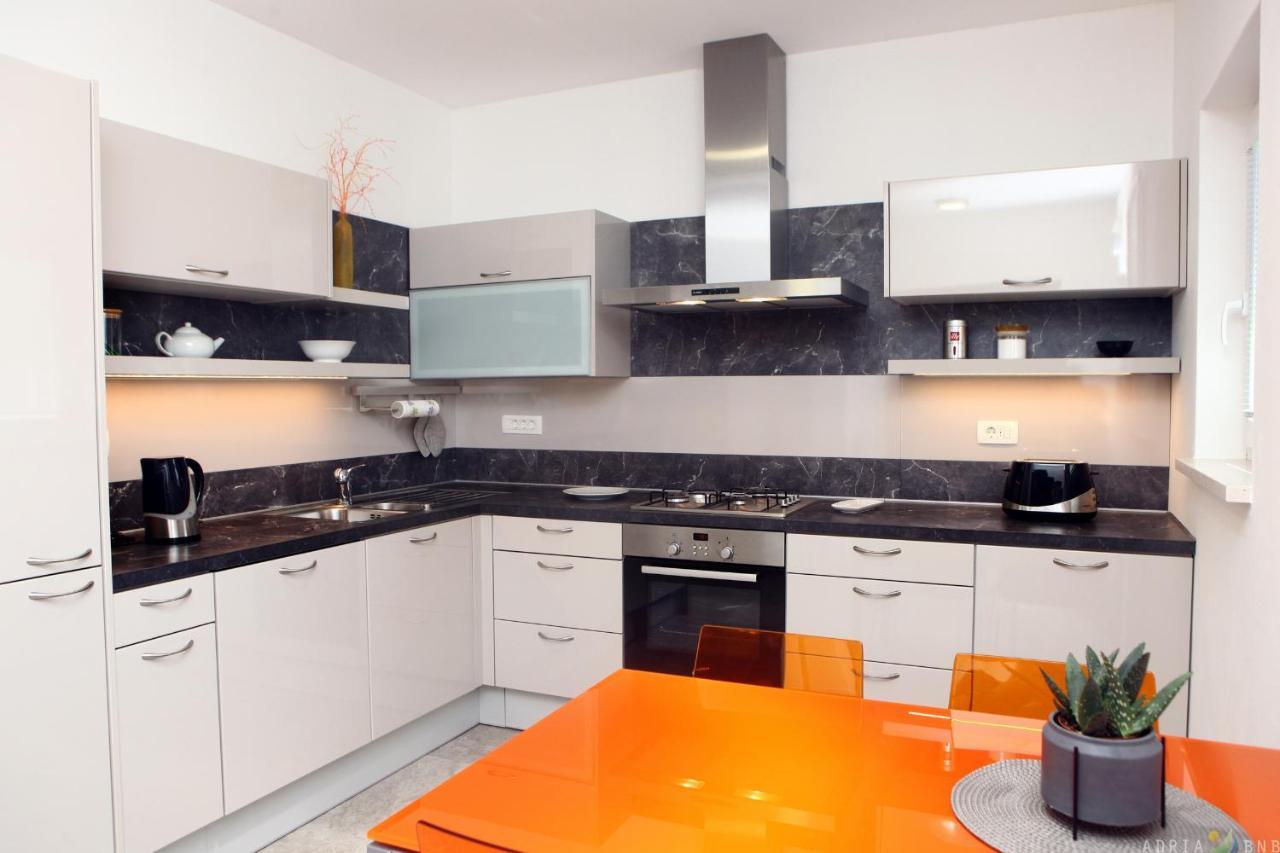Classy Apartment With Garden View Laura ปอร์โตรอซ ภายนอก รูปภาพ